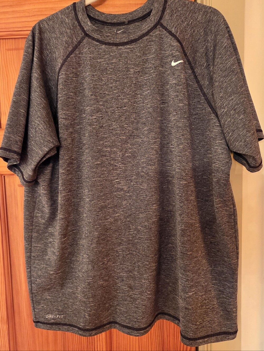 Nike Men’s Heather Dark Gray Dri-FIT Short Sleeve Tee